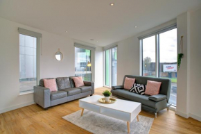 Lovely 2-bed apartment in Manchester with Parking